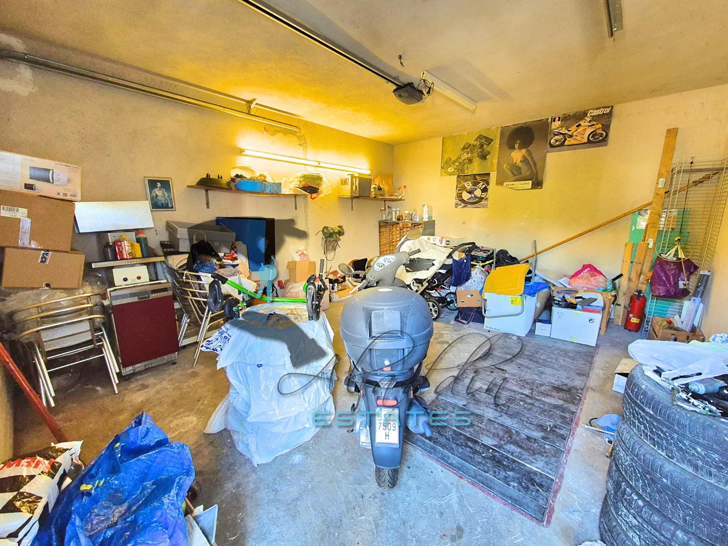 okrug gornji, privlačna samostojeća kuća s 3 stana i pogledom, 389 m2 - slika 20