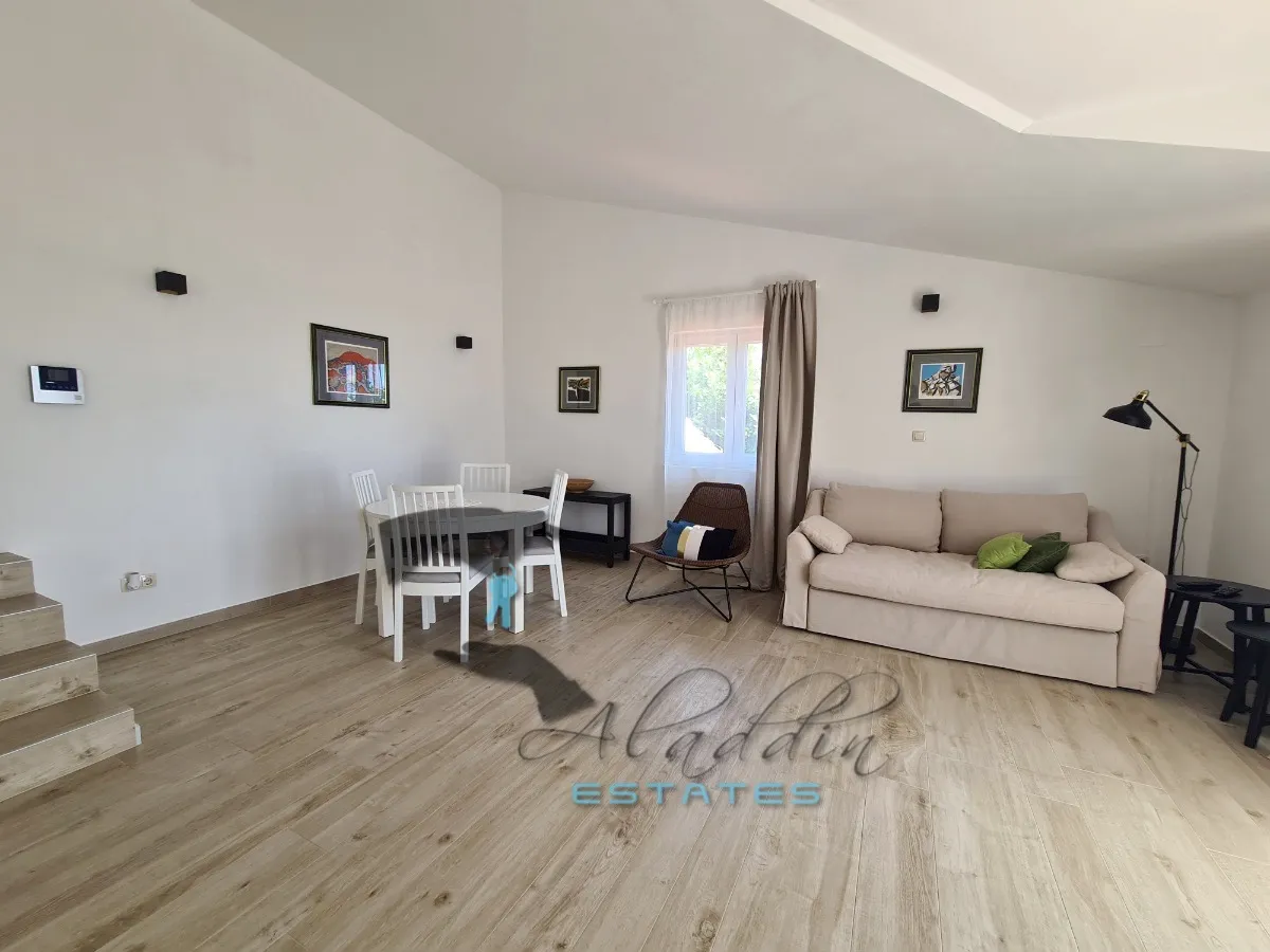 kaštel štafilić, neodoljiva vila s velikim bazenom i pogledom na more, 282 m2 - slika 27