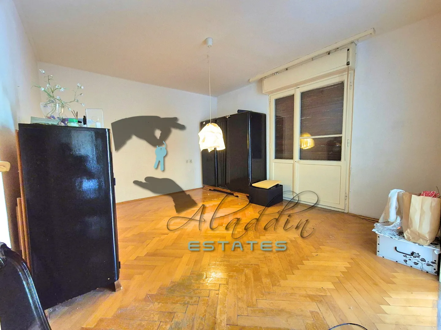Split Skalice, prostrani dvosobni stan na prvom katu, 60 m2