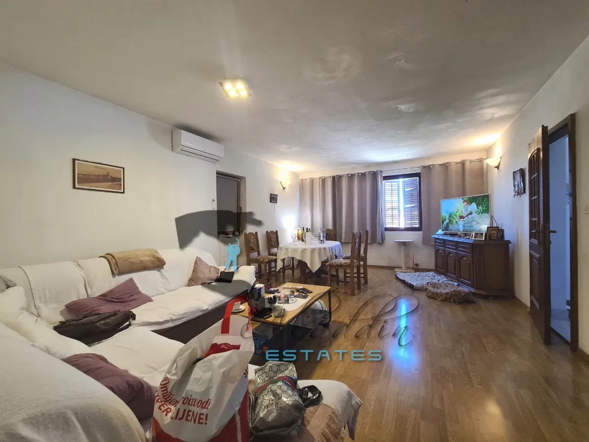 pakoštane, stambeno-poslovna zgrada u samom centru naselja, 620 m2 - slika 3