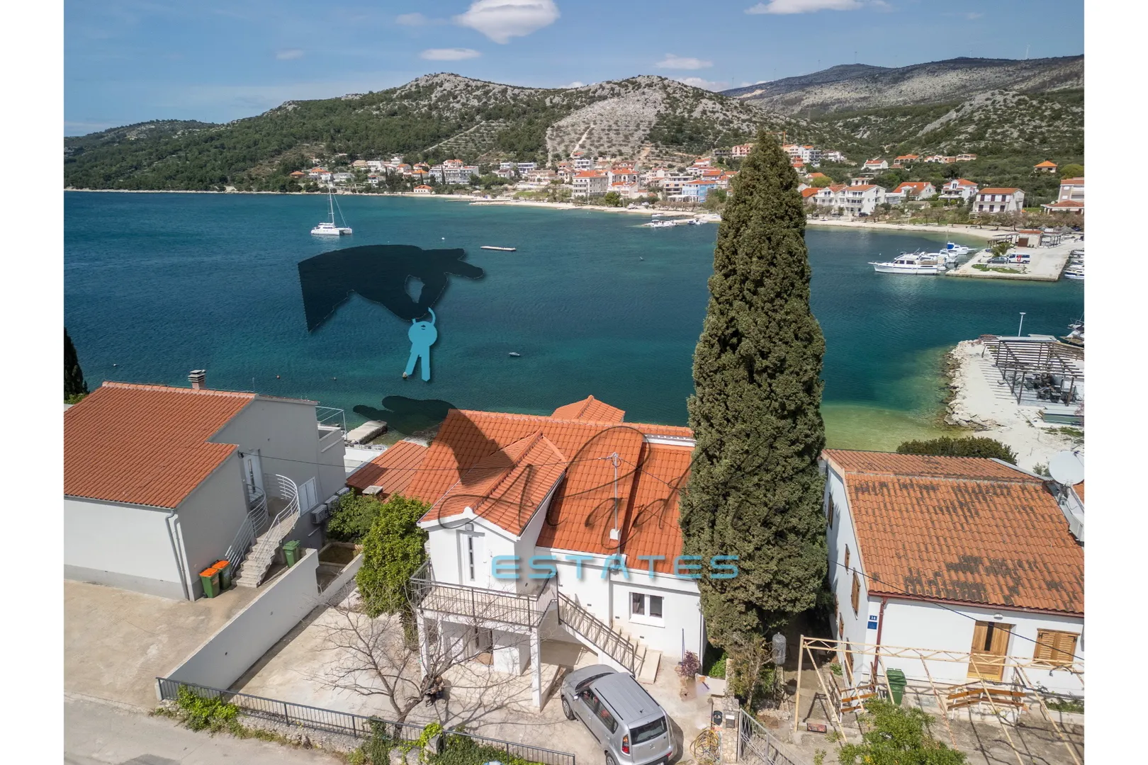 seget vranjica, luksuzna vila s tri stambene jedinice u prvom redu do mora, 296 m2 - slika 35