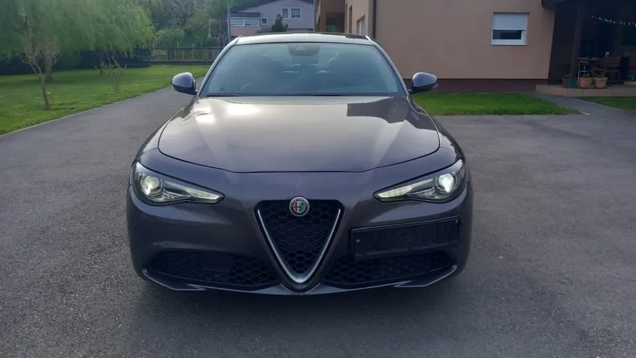 alfa romeo giulia 2,2 jtd automatik/koža/navi/xenon/tempo/šiber/lanas - slika 2