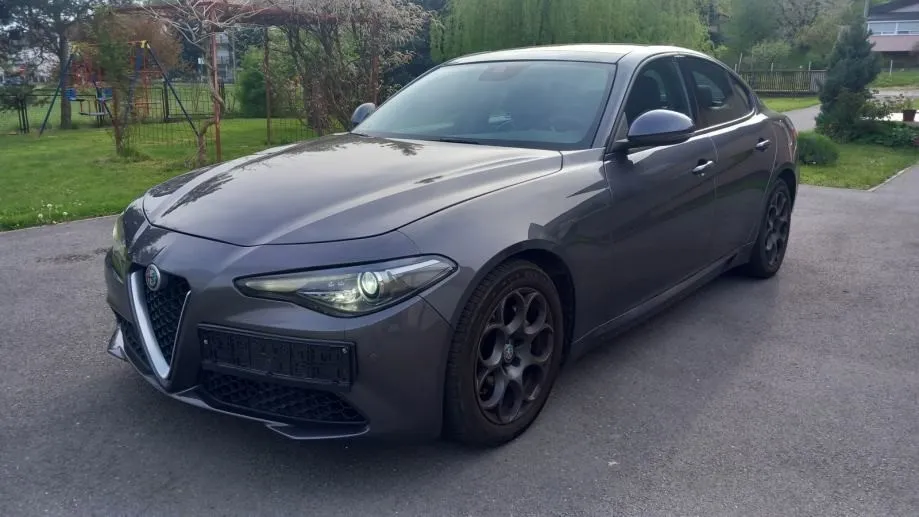 Alfa Romeo Giulia 2,2 JTD Automatik/Koža/Navi/Xenon/Tempo/Šiber/LanAs - Zaprešić