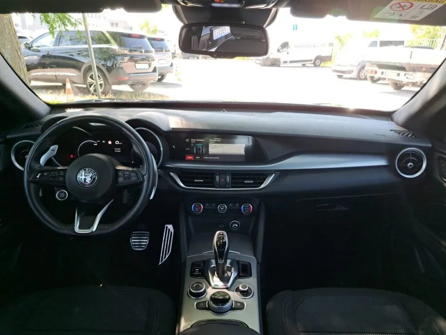 alfa romeo stelvio sprint 2,2 210 ks q4 - slika 10