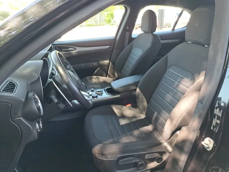 alfa romeo stelvio sprint 2,2 210 ks q4 - slika 17