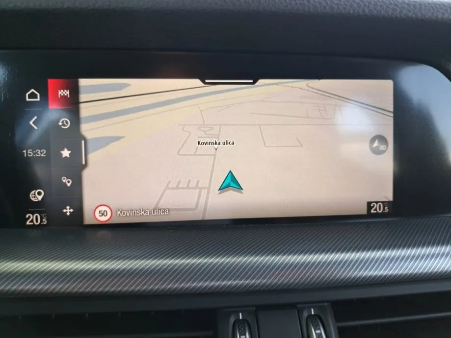 alfa romeo stelvio sprint 2,2 210 ks q4 - slika 15