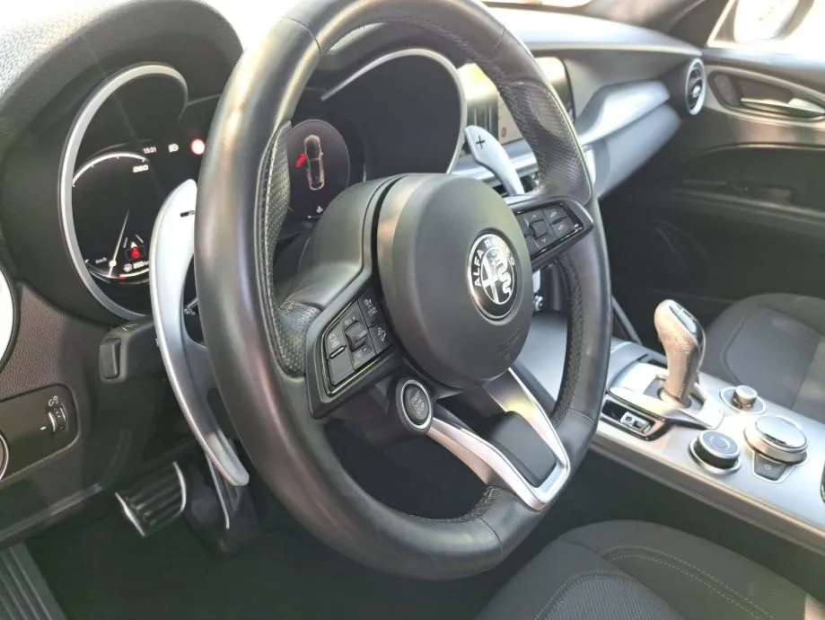alfa romeo stelvio sprint 2,2 210 ks q4 - slika 11