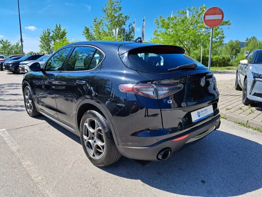 alfa romeo stelvio sprint 2,2 210 ks q4 - slika 3