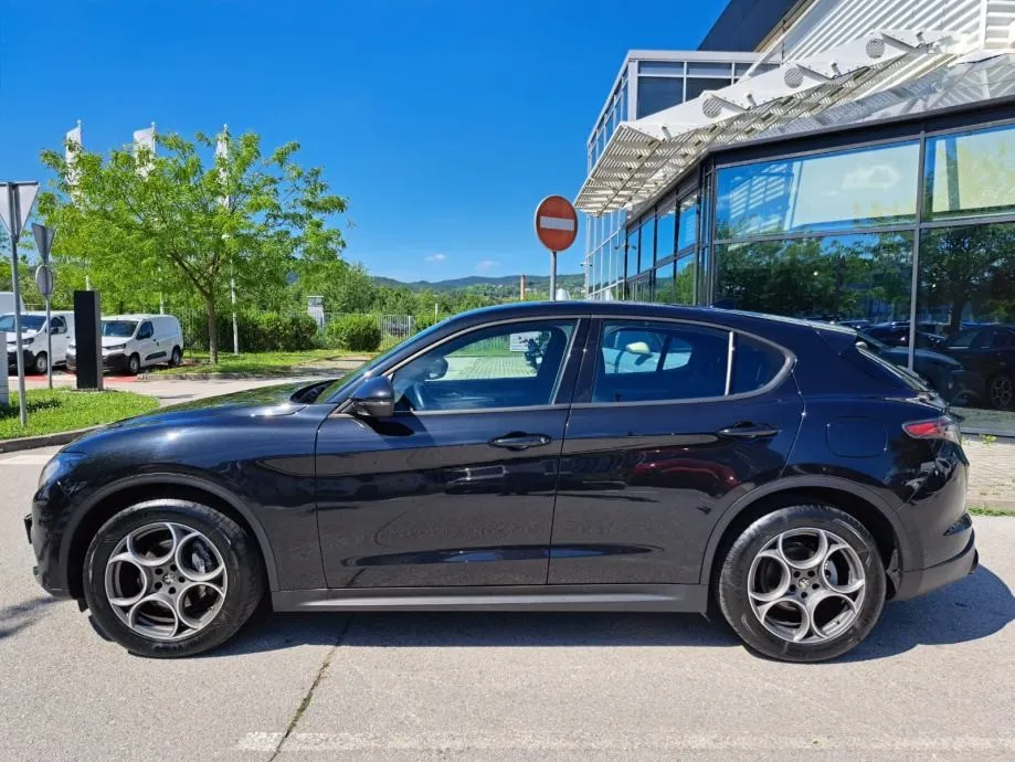 alfa romeo stelvio sprint 2,2 210 ks q4 - slika 2