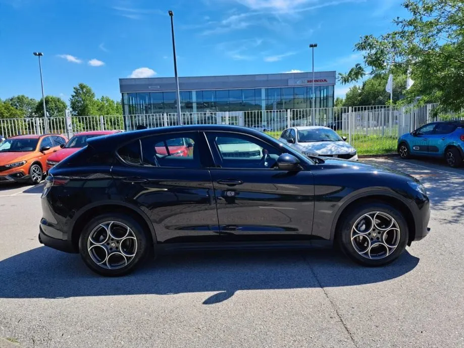 alfa romeo stelvio sprint 2,2 210 ks q4 - slika 6