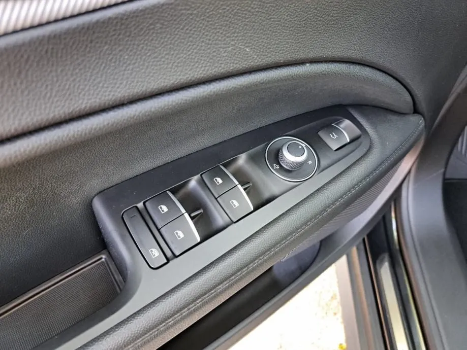 alfa romeo stelvio sprint 2,2 210 ks q4 - slika 18