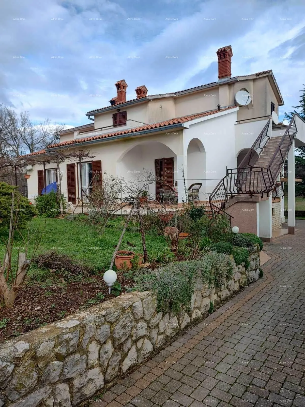 Kuća Okolica grada Labina, samostojeća.
