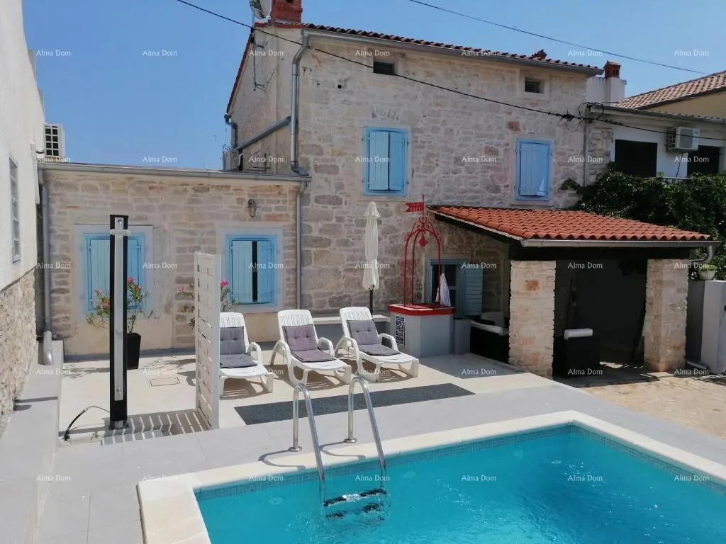 kuća top ponuda! renovirana istarska kuća s bazenom i odvojenim apartmanom, krnica! - slika 2