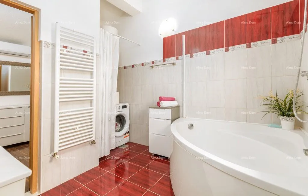 kuća zadnja kuća u nizu, s jacuzzijem! marčana. - slika 7