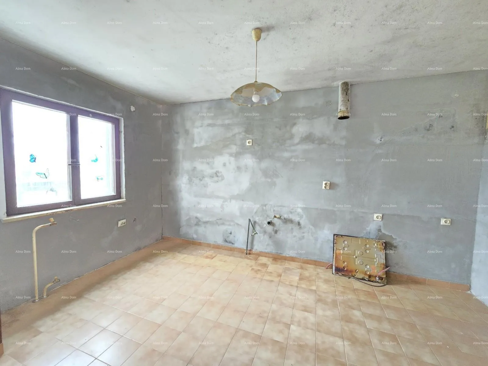 kuća prostrana kuća u blizini pule ! dva stana- 2500 m² zemljišta! - slika 3