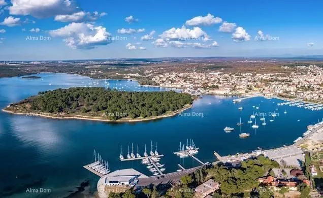 Kuća Medulin -prodaja apartmanske kuće s 10 odvojenih stambenih jedninica! Blizina mora i plaža!