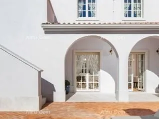 kuća prekrasna vila s bazenom u vabrigi. - slika 2