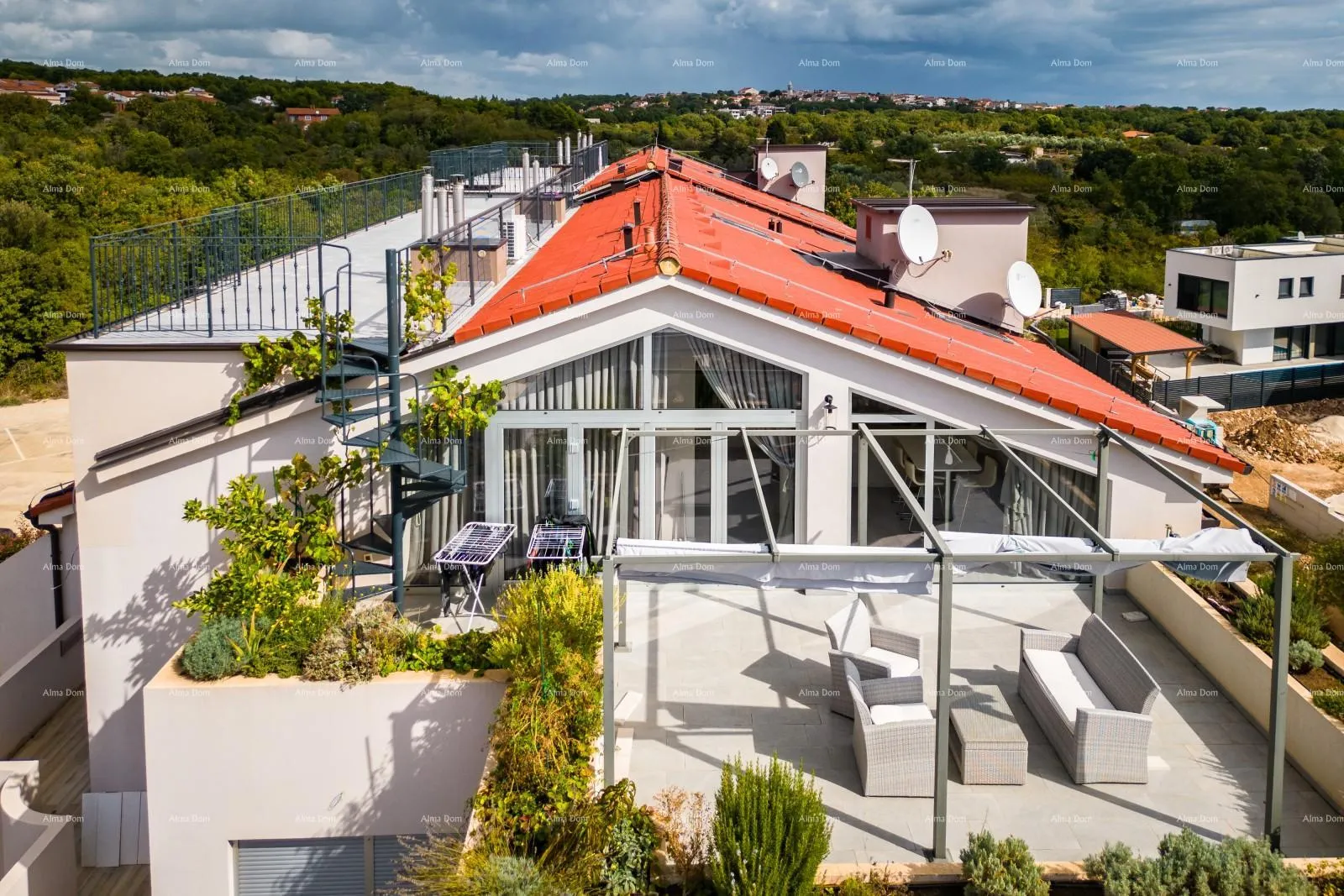 stan penthouse. medulin, blizina medulinskih hotela. - slika 29