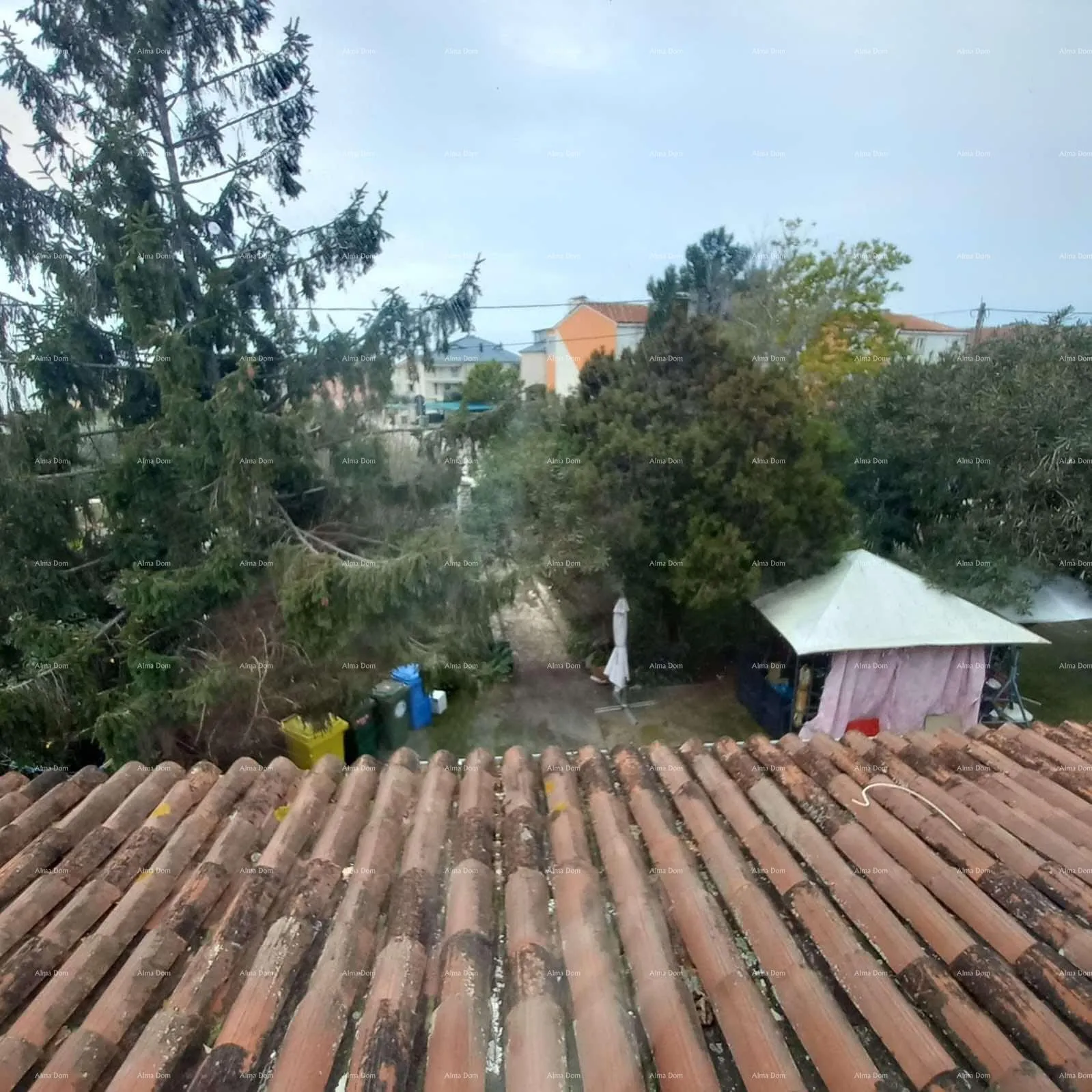 kuća prodaje se kuća sa tri stana, umag - slika 14