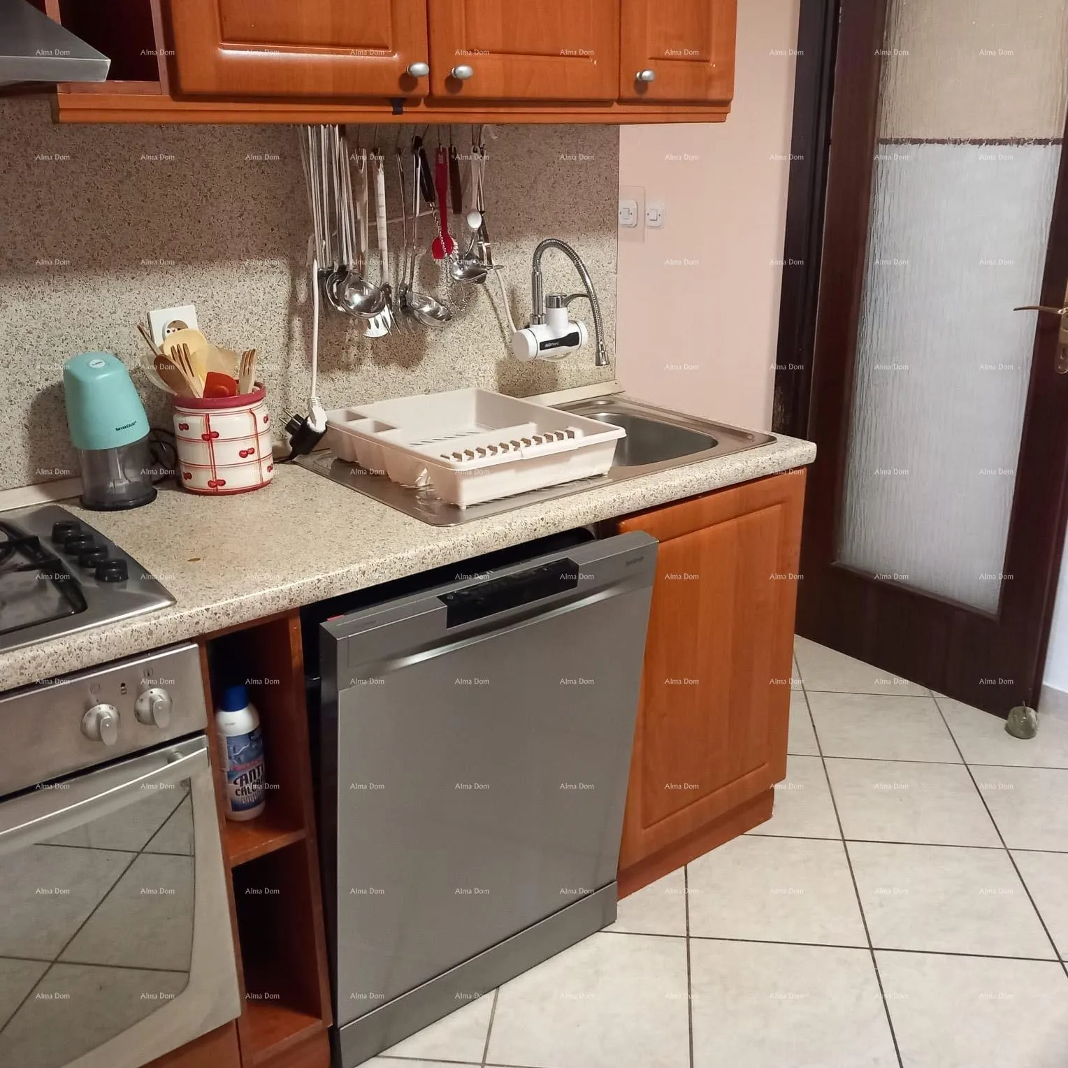 kuća prodaja kuće s dvorištem i parkirnim mjestima, pula! - slika 4
