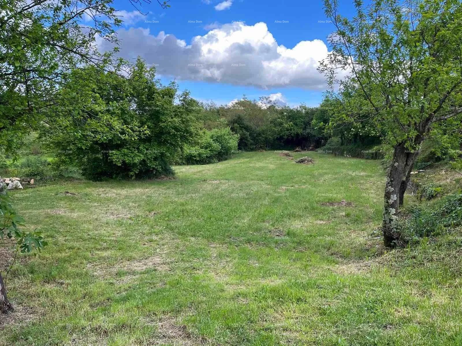 Građevinsko zemljište Prodaje se građevinsko zemljište, 1137 m2, Kanfanar