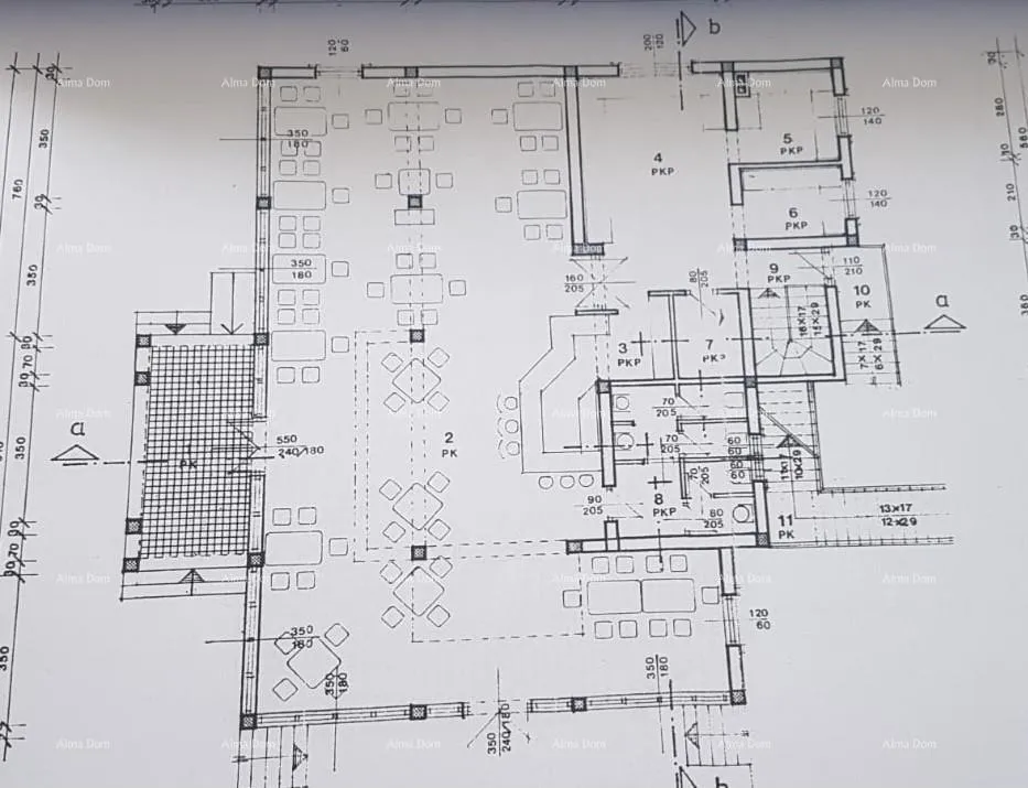 kuća umag. lijepa kuća sa šest apartmana. - slika 12