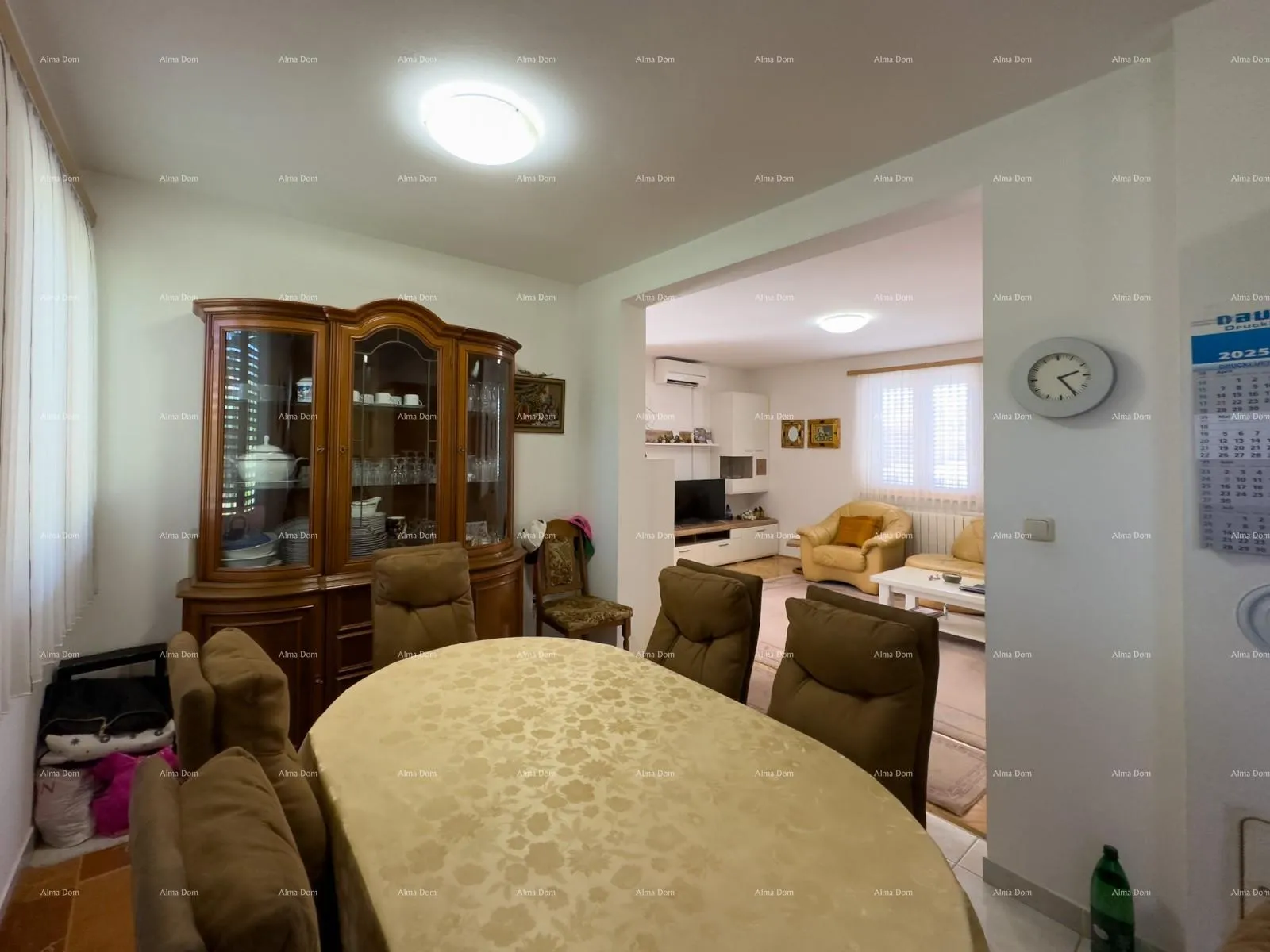 kuća prodajemo apartmansku kuću na mirnoj lokaciji u medulinu! - slika 16