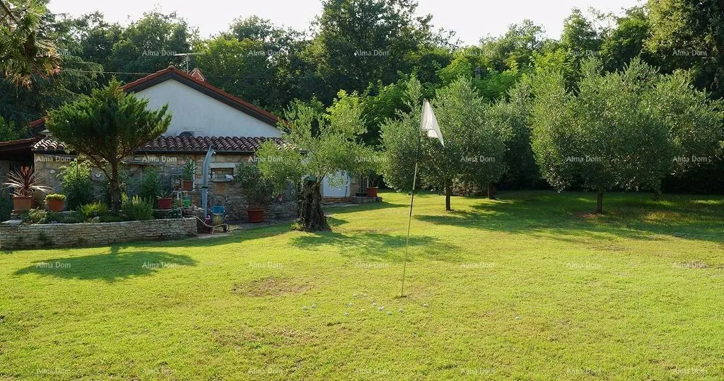 Kuća UMAG, Kuća, 144 m², s velikim vrtom i ljetnom kuhinjom, potpuno renovirana!