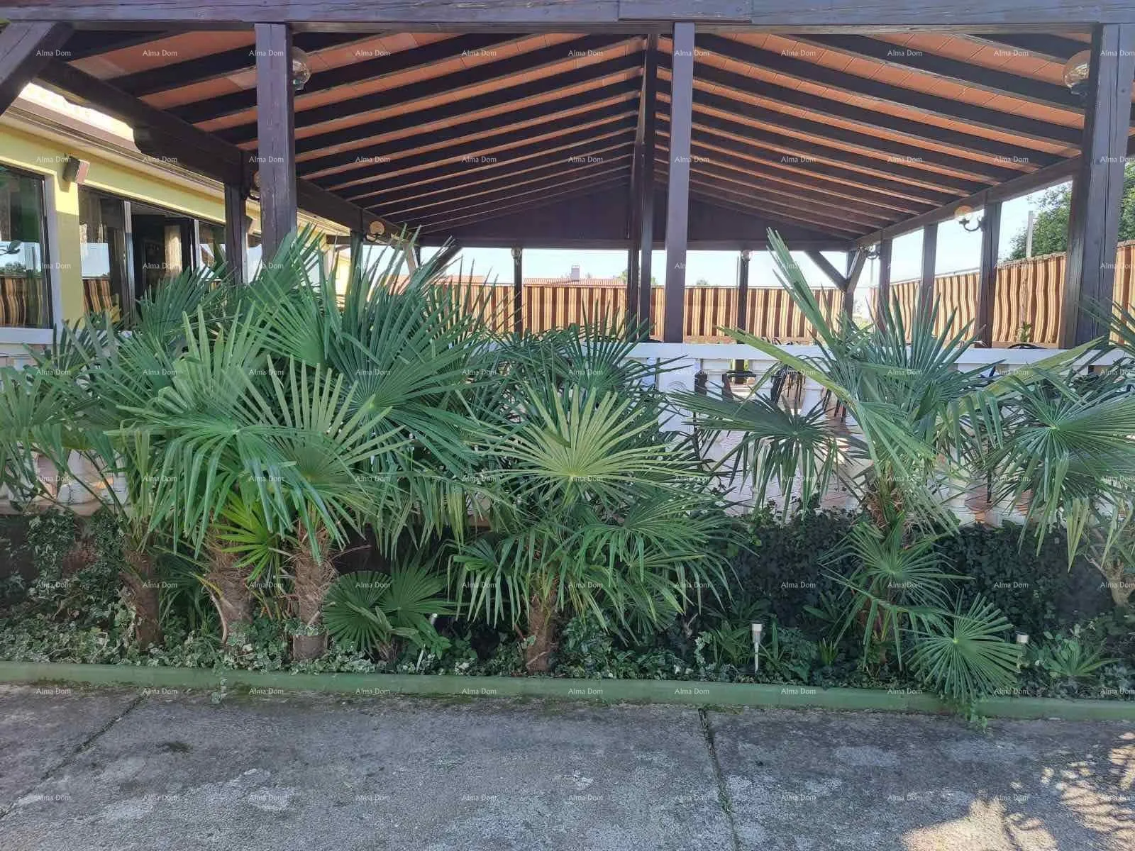 kuća prodaje se kuća u umagu - slika 3