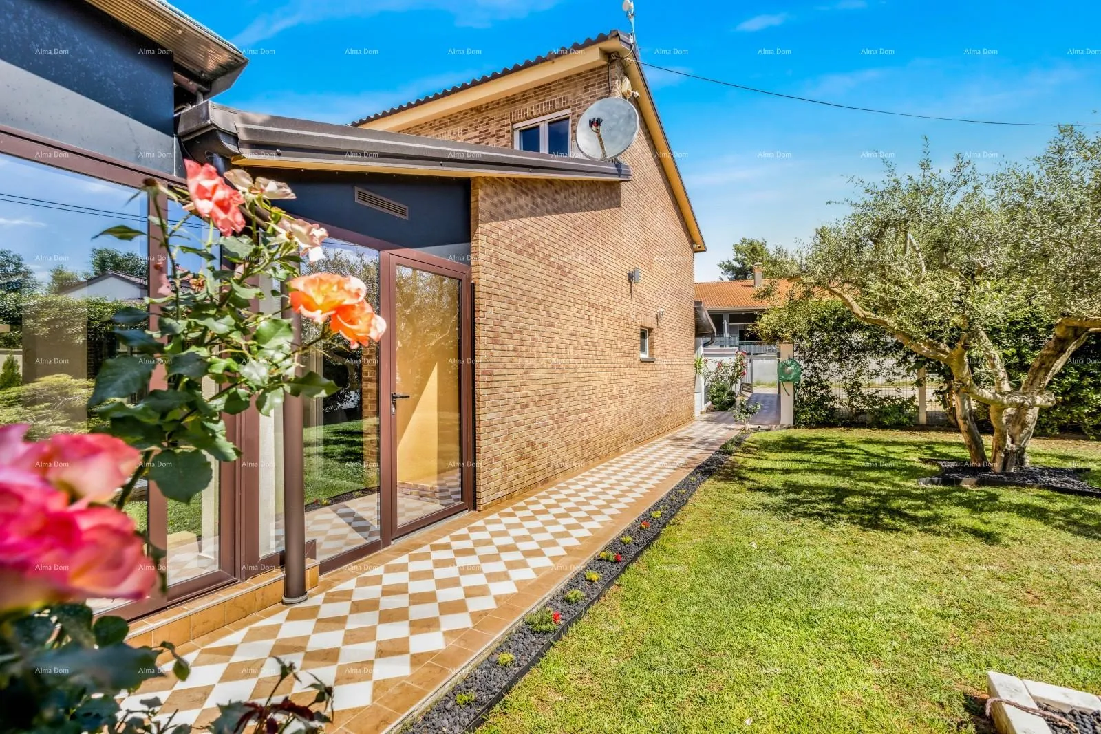 kuća prodaja dvije povezane kuće u pomeru - slika 7