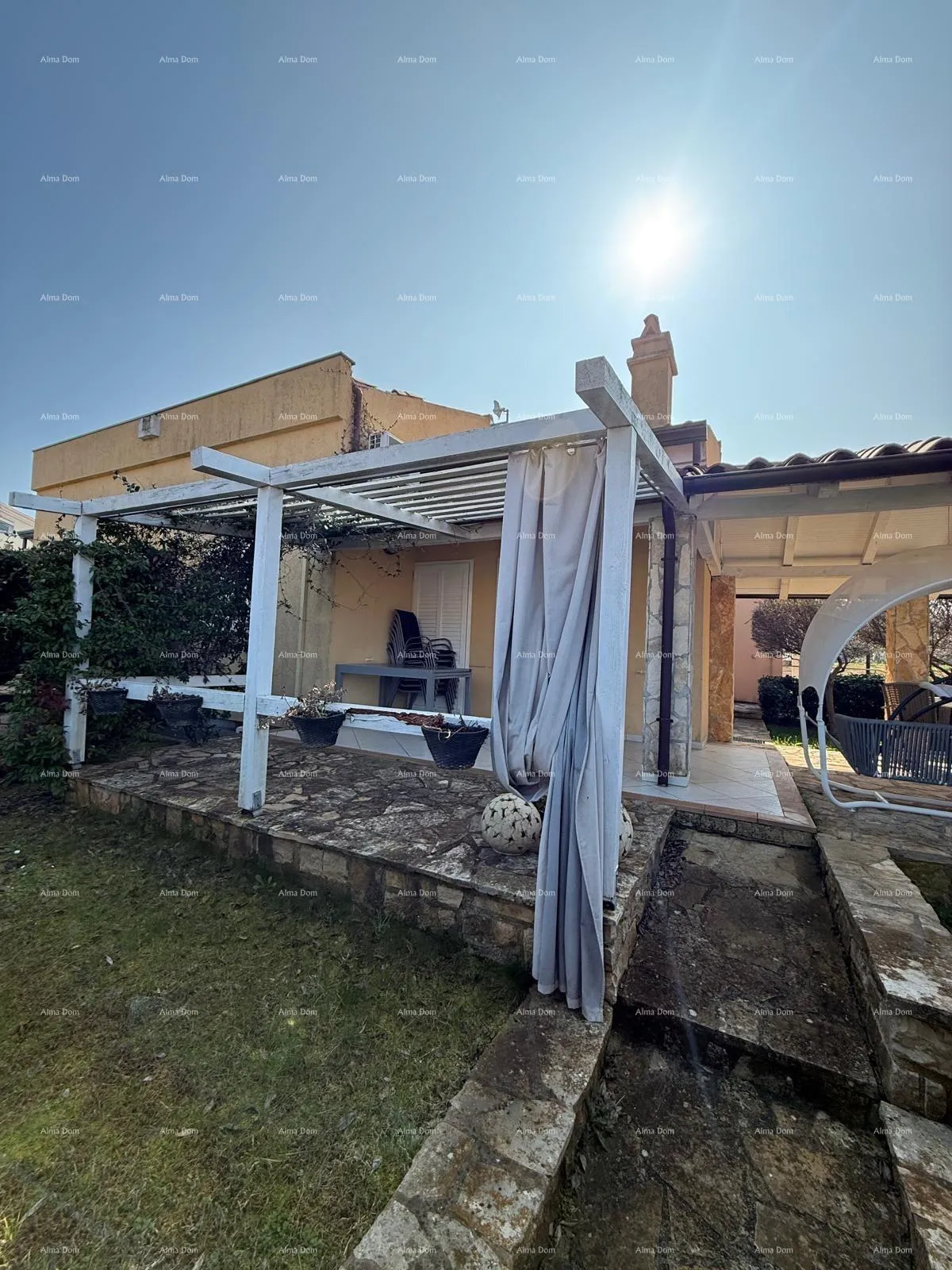 kuća prodaja - kuća s bazenom u blizini mora, volme, banjole! - slika 2