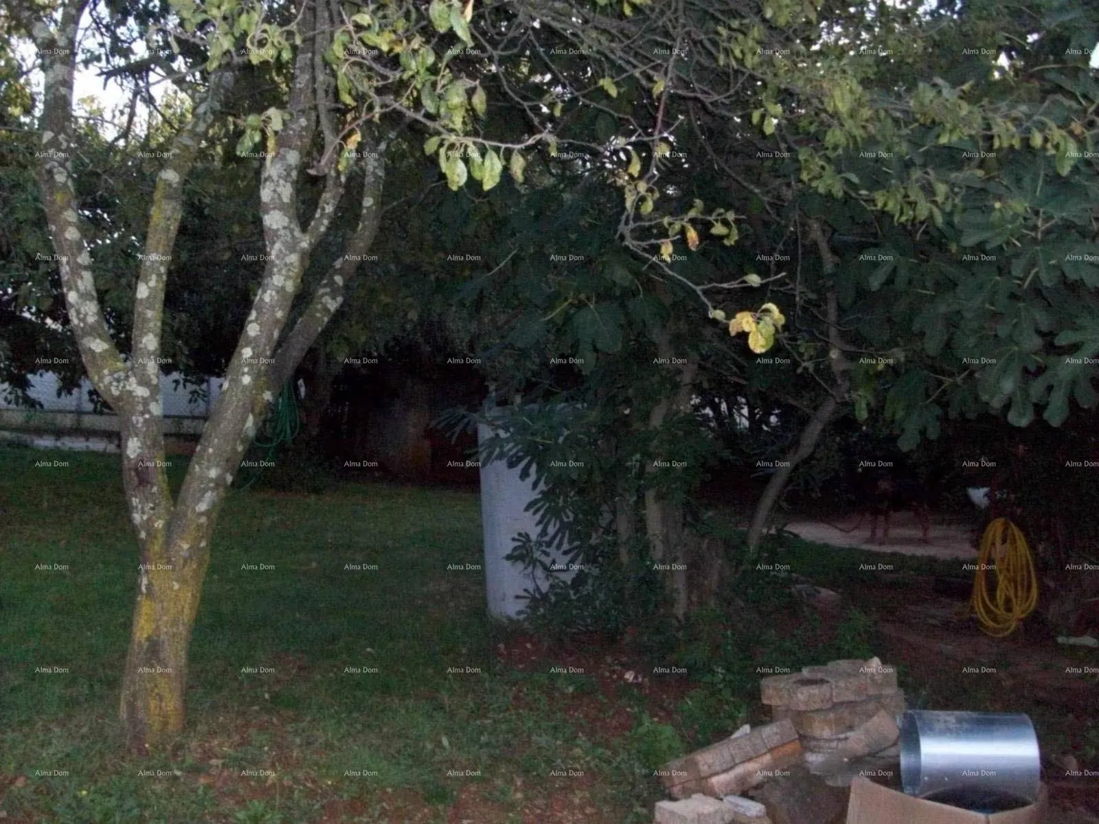 kuća prodaje se kuća sa tri stana, umag - slika 15