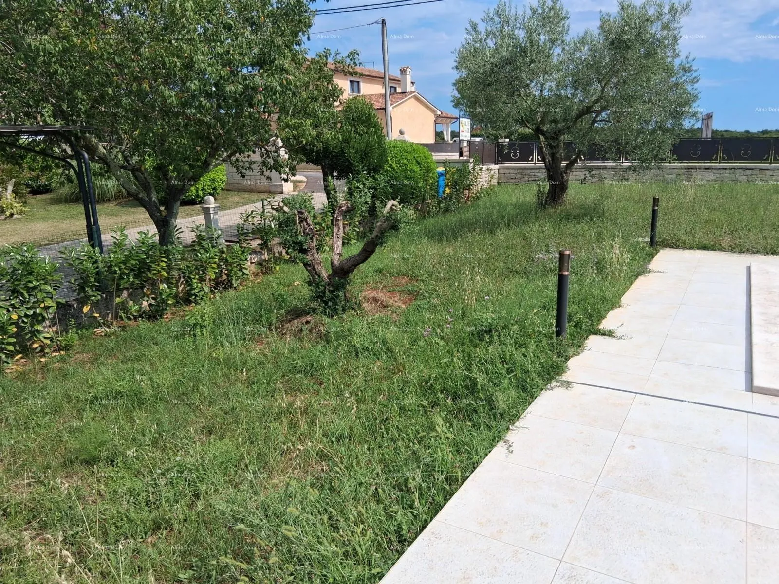 kuća prodaja - luksuzna kuća na velikoj okućnici s bazenom, wellness sobom i teretanom, blizina poreča! - slika 8