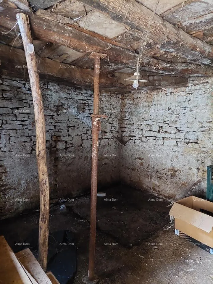 kuća prodaje se kuća za renovaciju, blizina tinjana! - slika 12