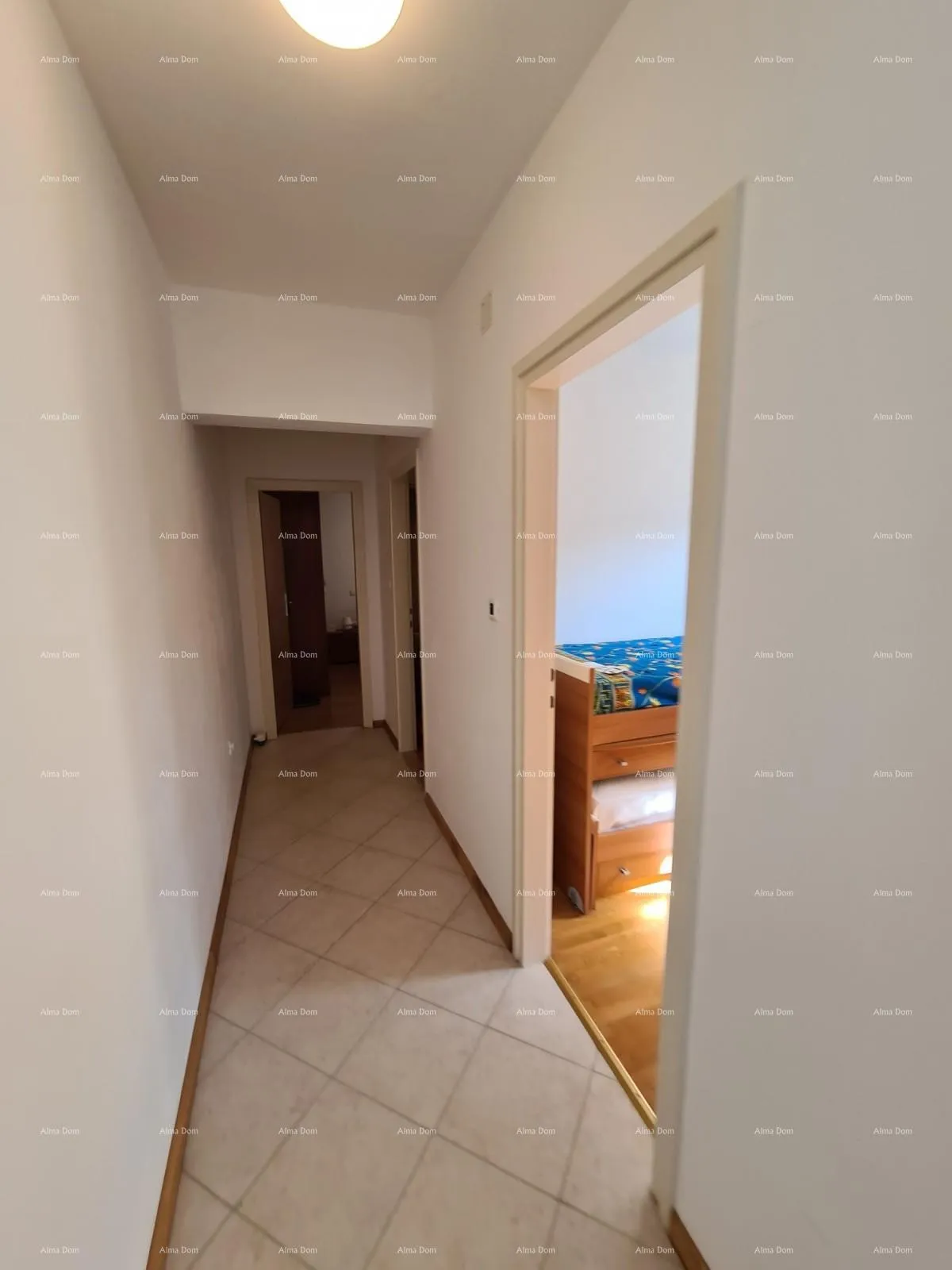 stan apartman sa otvorenim pogledom na uvalu i more. - slika 6