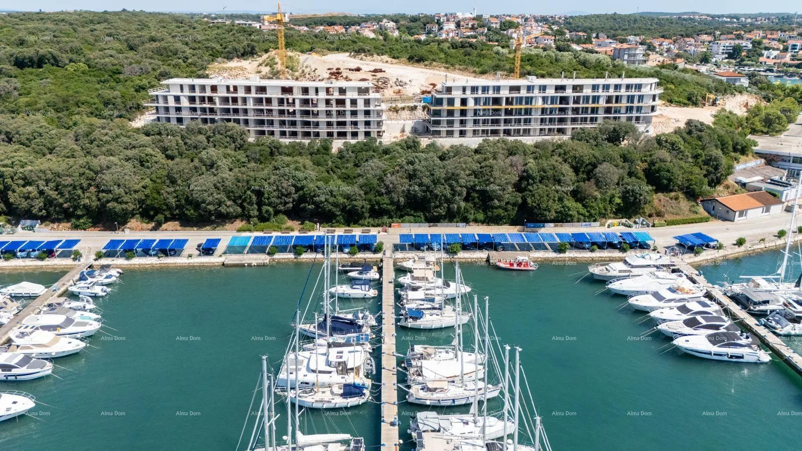 stan prodaja modernih stanova u ekskluzivnoj zgradi sa pogledom na marinu, pula! - slika 2