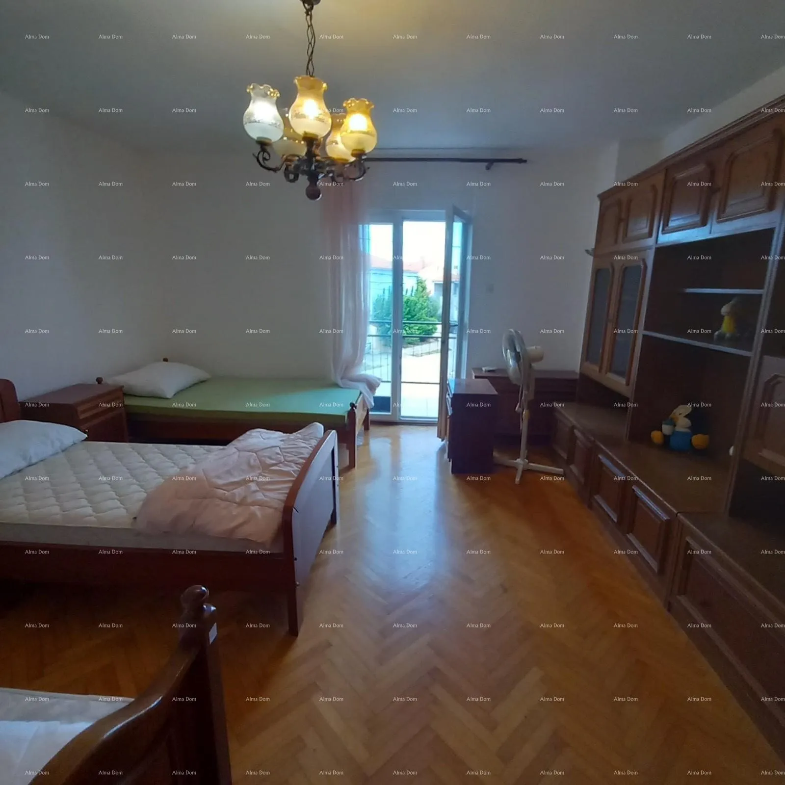 kuća prodaja, ližnjan , kuća u nizu sa tri apartmana. - slika 39