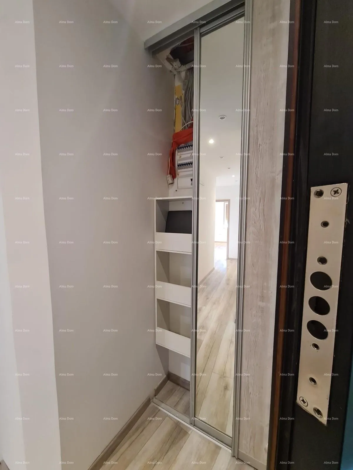 stan pula – renoviran dvosobni stan u centru, 72,83 m². stan se nalazi na glavnoj tržnici. - slika 13