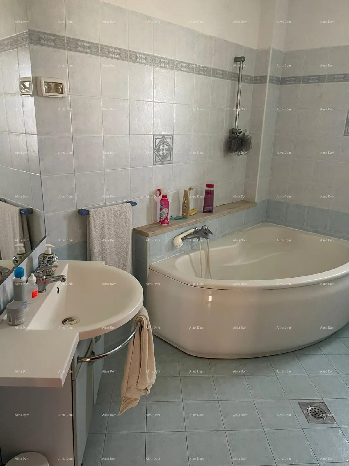 kuća umag! kuća s velikom okućnicom i terasom. - slika 26