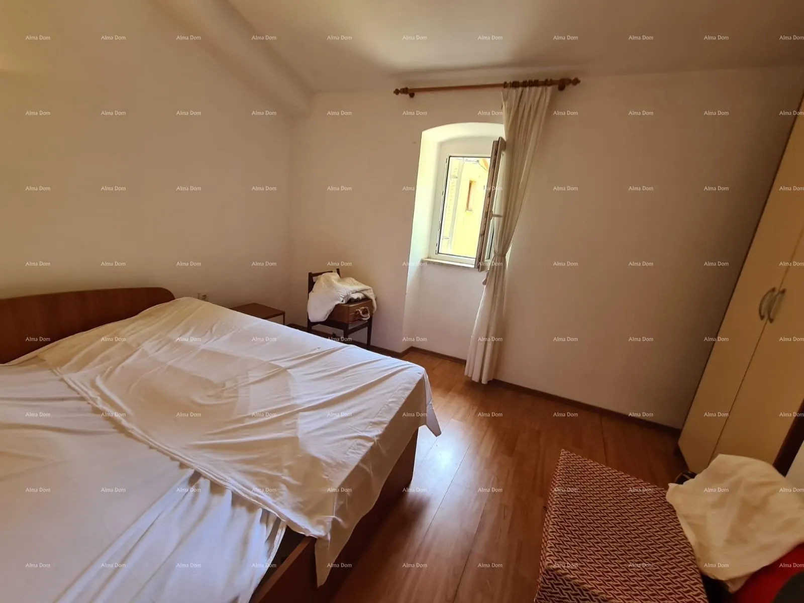 kuća prodaja kuće sa dvorištem i velikim zemljištem, barban - slika 15