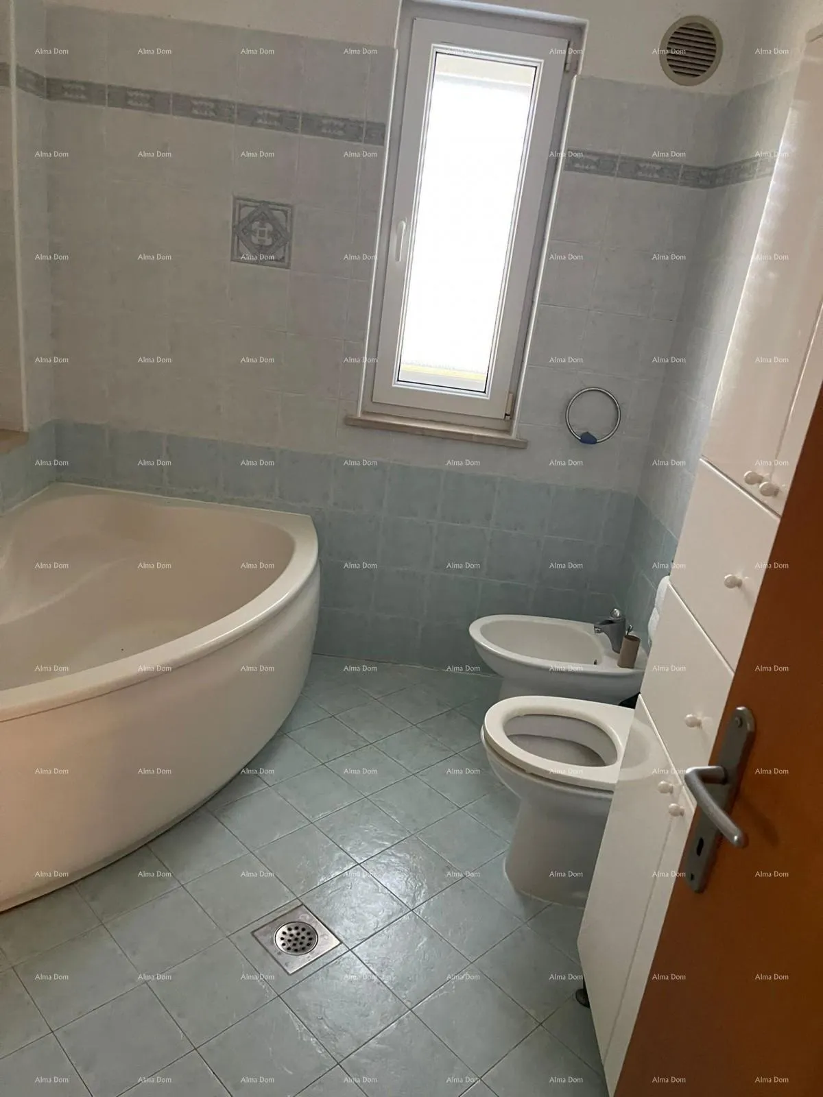 kuća umag! kuća s velikom okućnicom i terasom. - slika 6