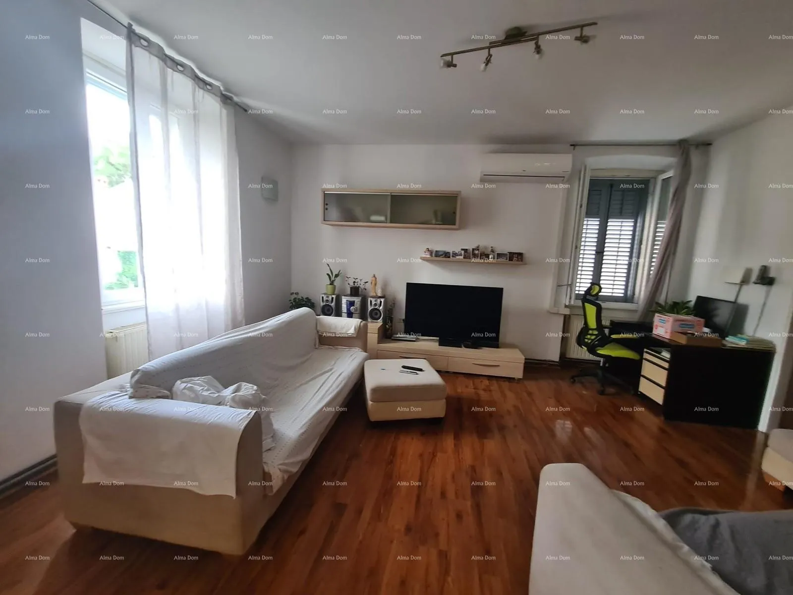 stan prostran trosobni stan površine 81 m², neposredna blizina suda, pula veruda - slika 3