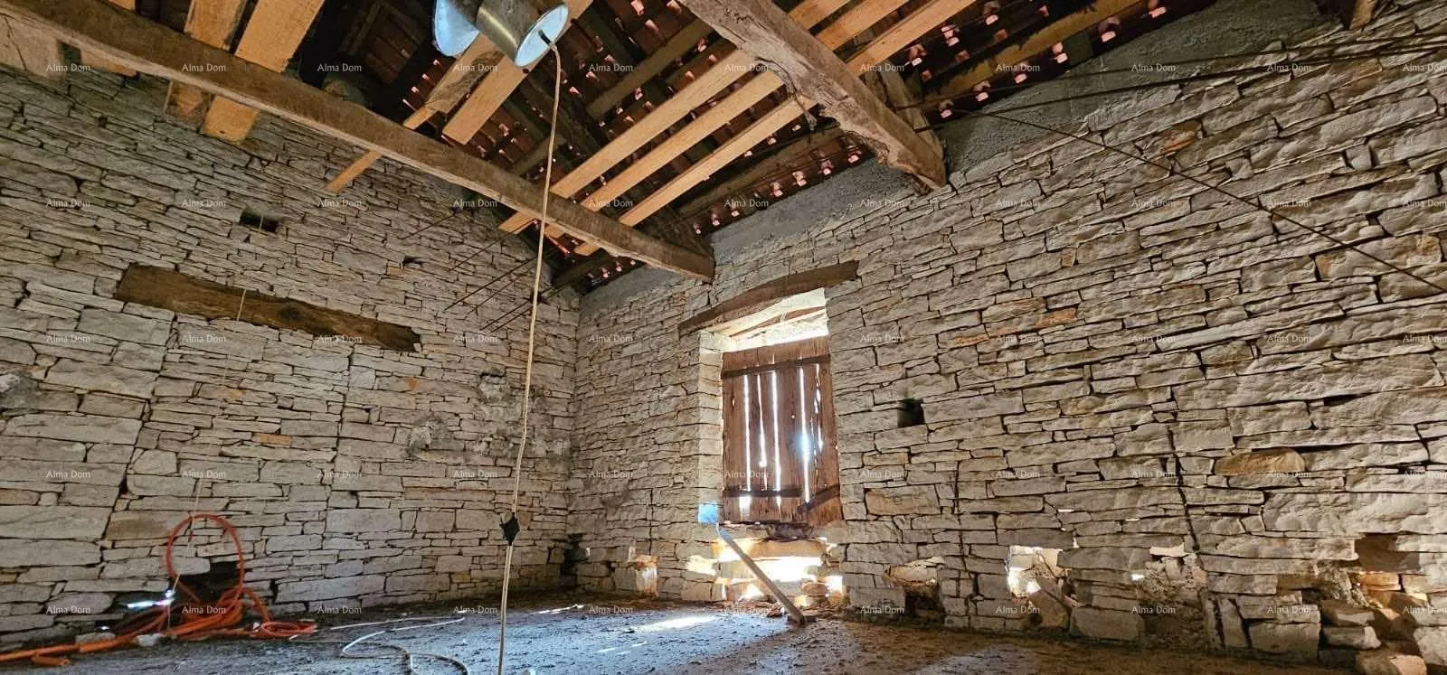 kuća prodaja istarske kamene kuće za kompletnu renovaciju na velikoj parceli od 4500 m2. oprtalj - slika 12