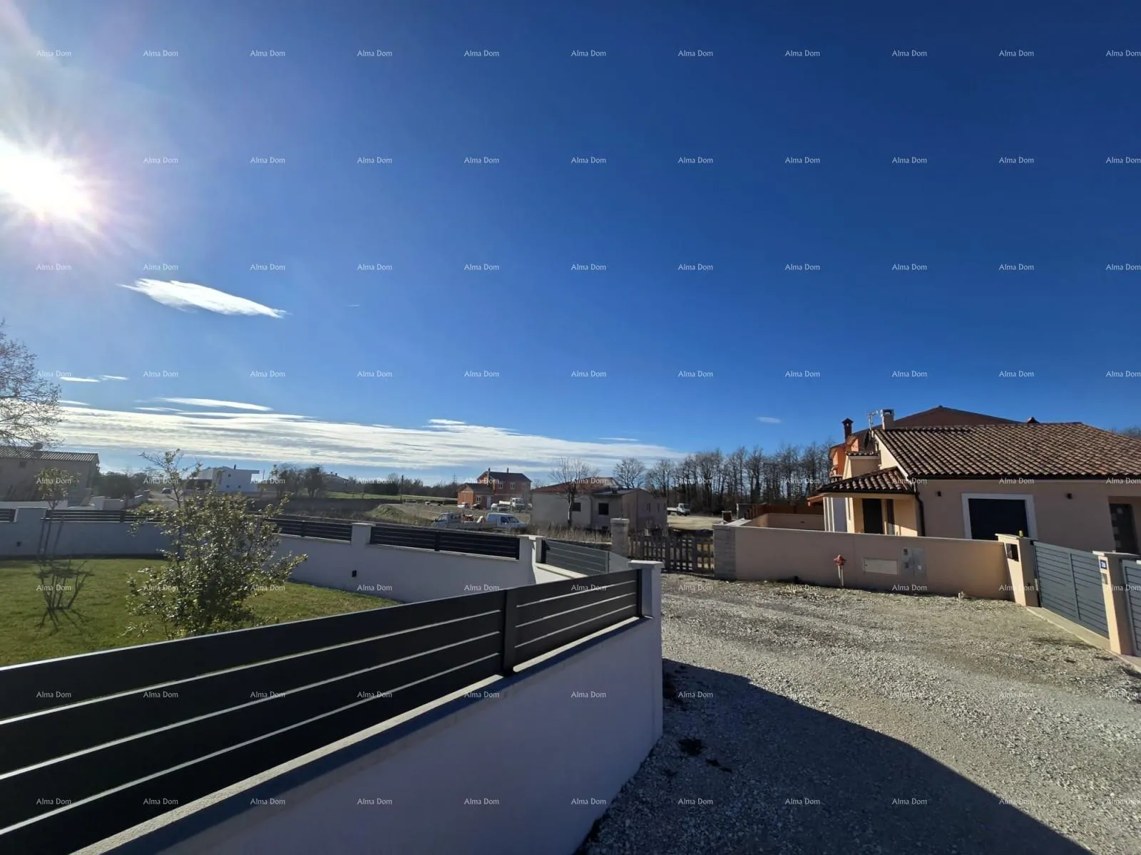 građevinsko zemljište prodaja građevinske parcele sa ishodovanom, pravomoćnom građevinskom dozvolom , bibići!! - slika 2