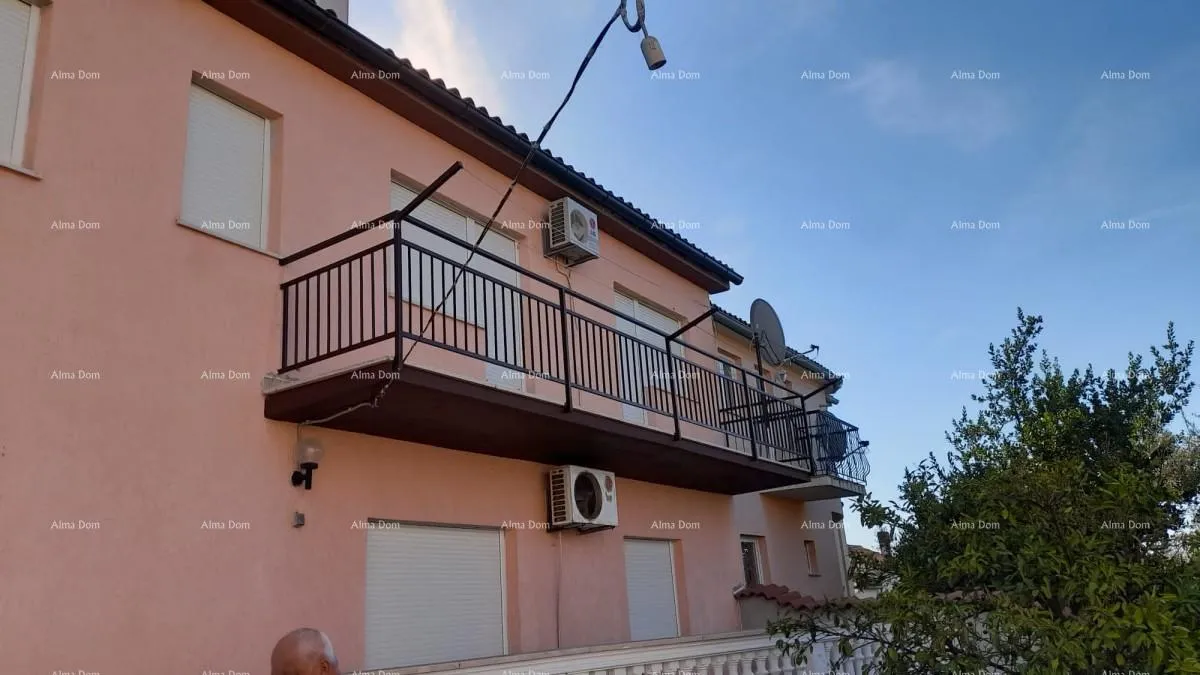 kuća prodaja, ližnjan , kuća u nizu sa tri apartmana. - slika 2