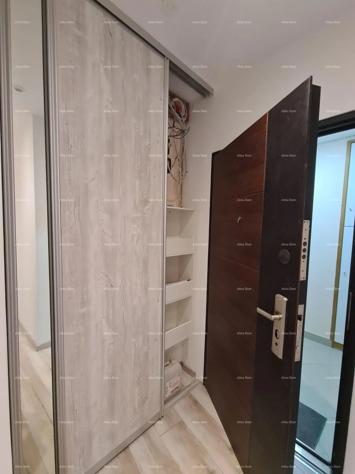stan pula – renoviran dvosobni stan u centru, 72,83 m². stan se nalazi na glavnoj tržnici. - slika 12