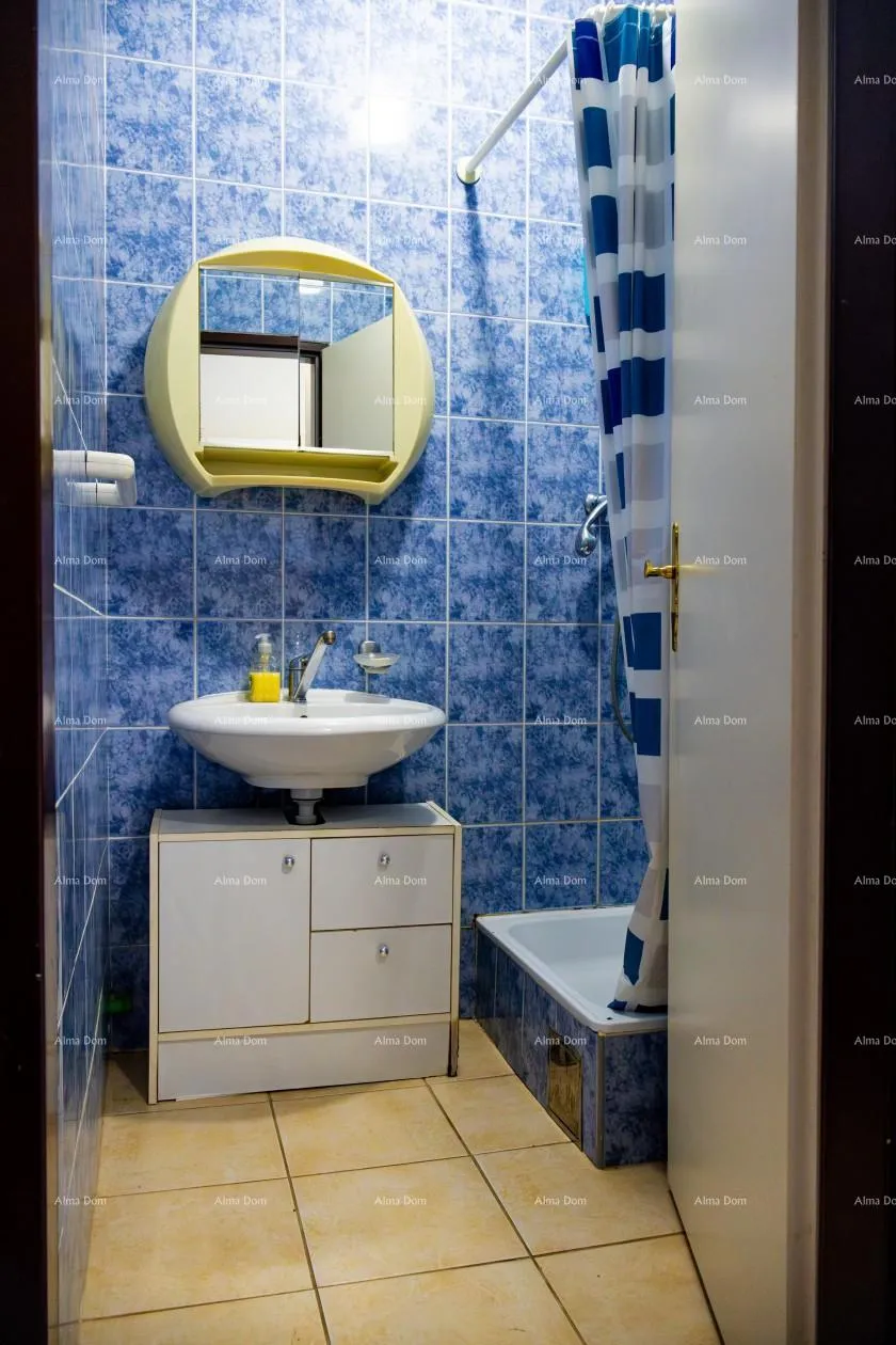 stan prizemni apartman s lođom i bazenom. medulin. - slika 9