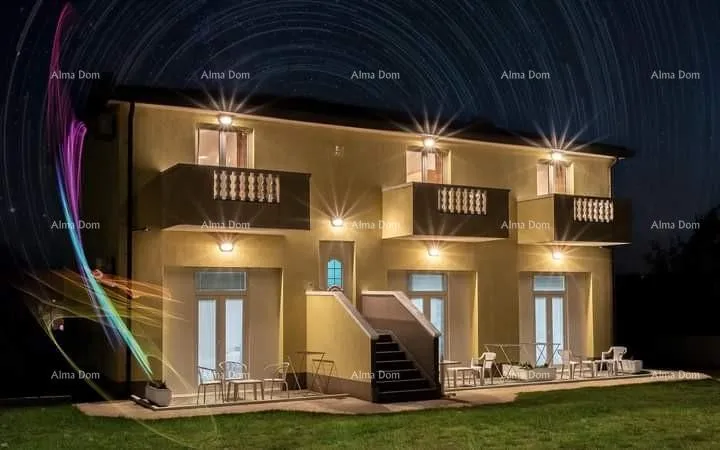 kuća umag. lijepa kuća sa šest apartmana. - slika 3