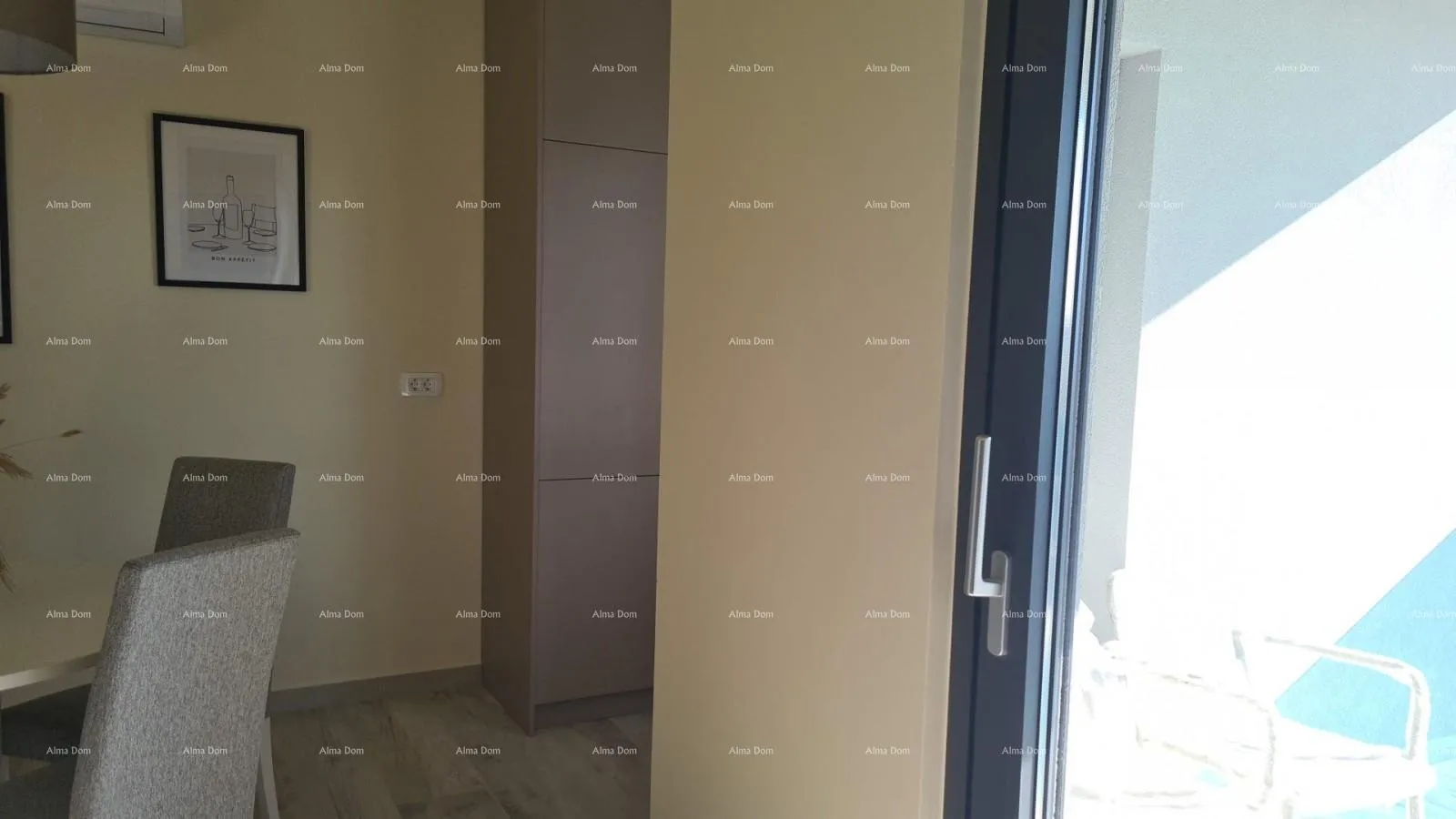 stan moderan apartman u bloku f, s dva parkirna mjesta i spremištem, u blizini umaga!f2 - slika 11