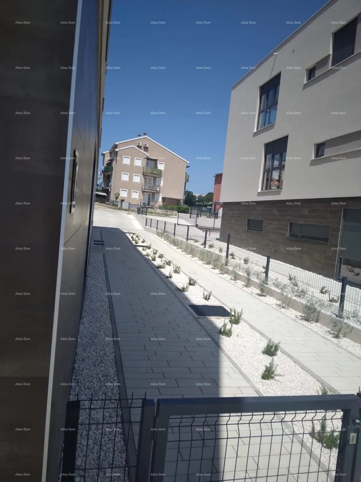 stan prodaja dvoetažnog stana s parkirnim mjestom i vrtom, rovinj! b1/b - slika 13